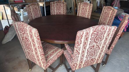 Do I g set 8 chairs 6 ft table/top cover