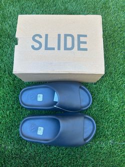 Yeezy  slides