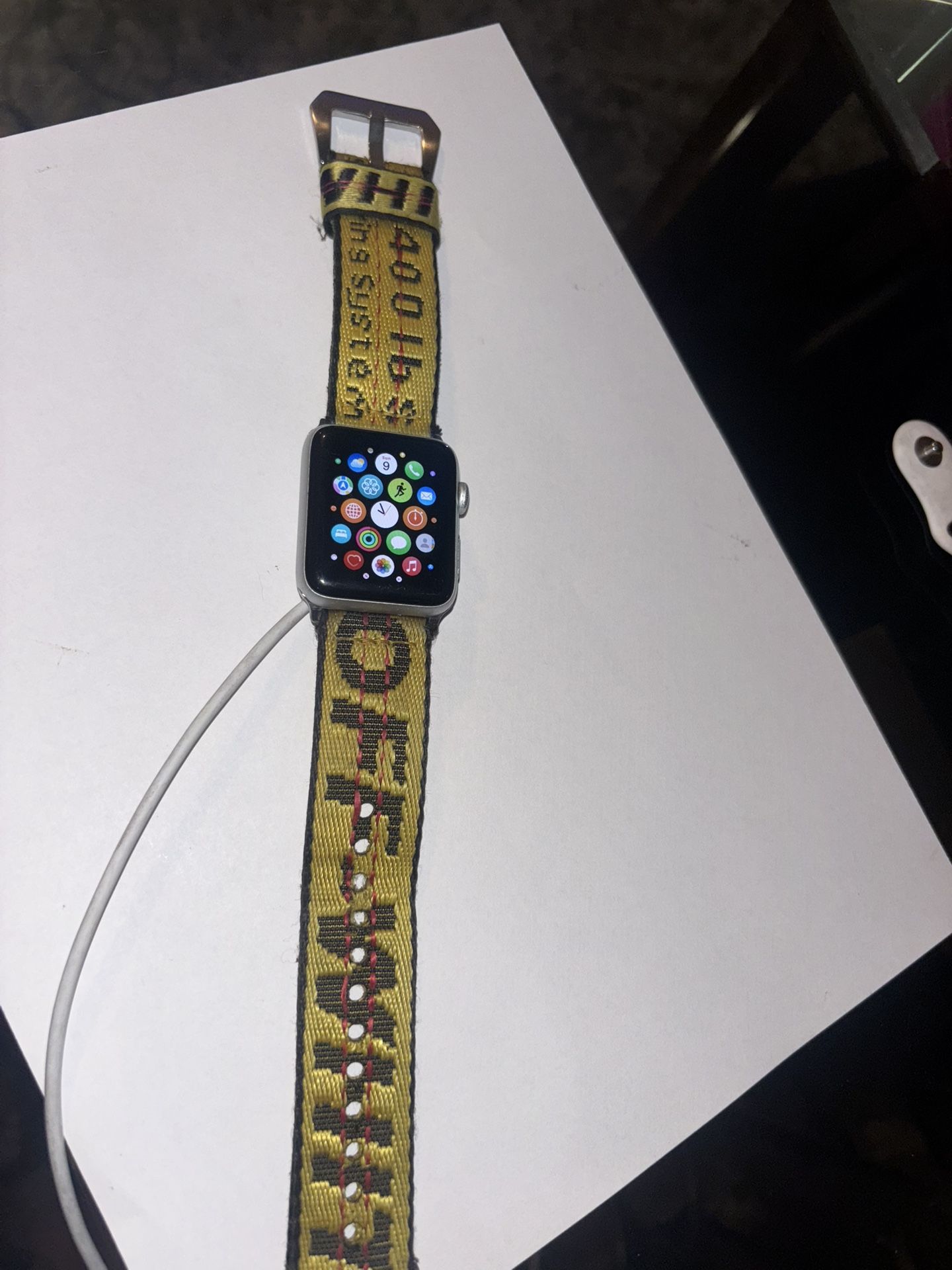 Apple π Watch Off-White Band & 2 Extra