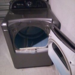 Whirlpool Washer N Dryer Set