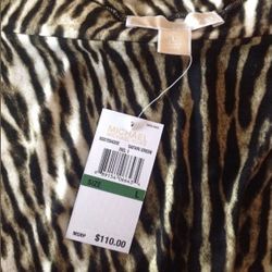 New Authentic MICHAEL KORS Animal Print Skirt Hi-Low  Hem Sz L, Retail $110.00+Tax