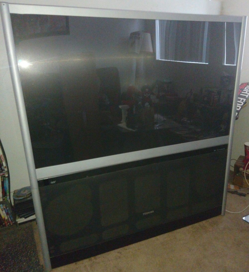 Toshiba TheaterWide HD - 57" rear projection TV $15
