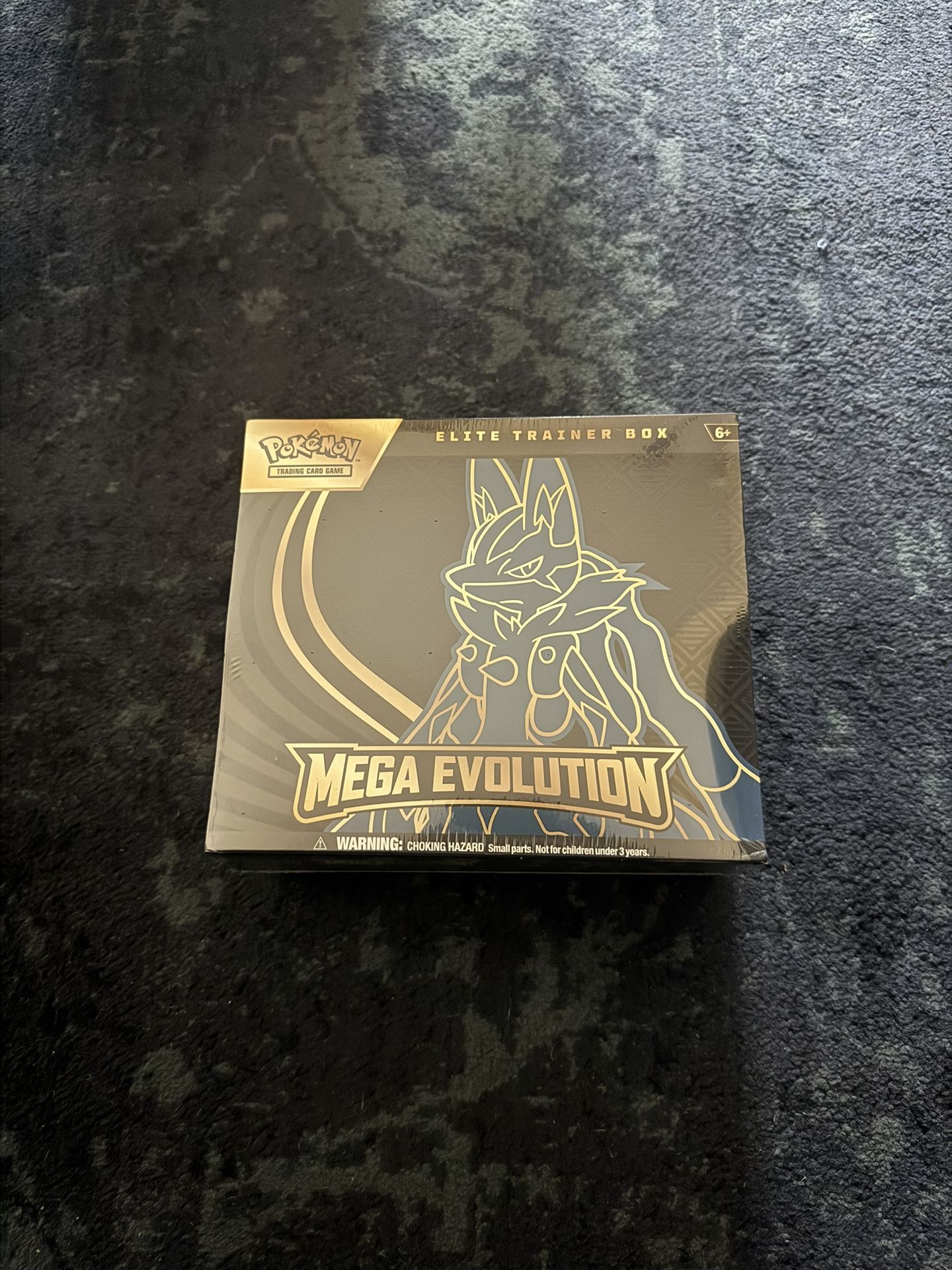 Pokemon Mega Evolution Lucario ETB