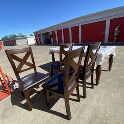 Wood Dining room Table (expandable) With 4 Chairs