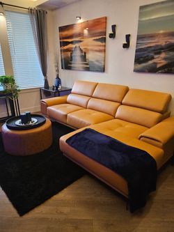 New luxury leather sectional couch / free delivery