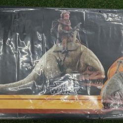 Hot Toys Kuiil and Blurrg Set