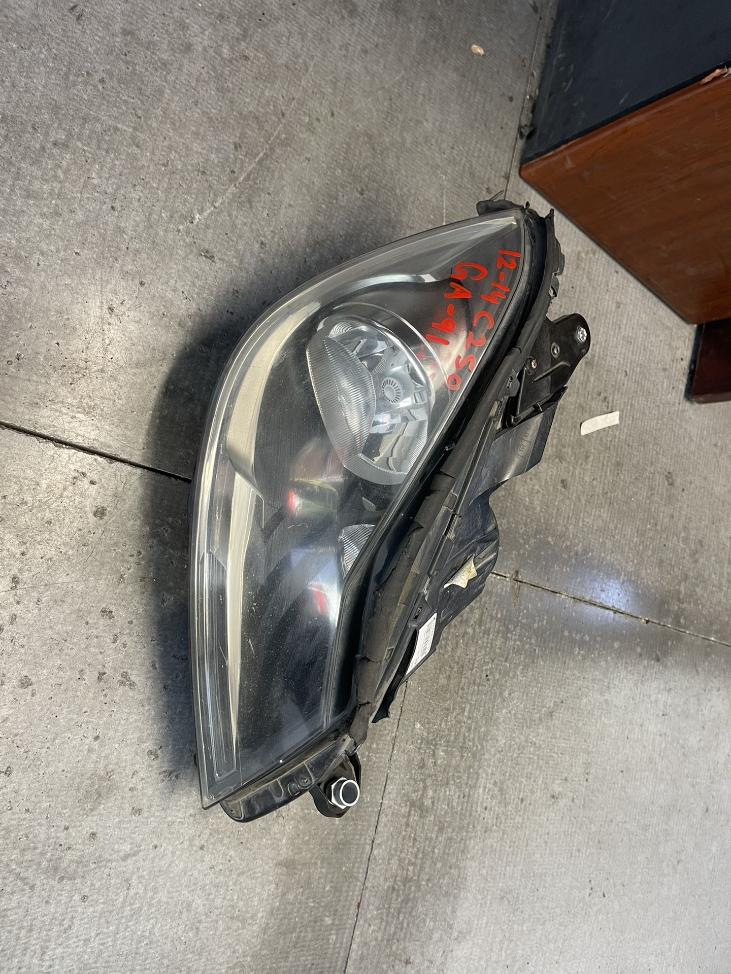 Headlight For 2014 Mercedes Benz C250 Headlight