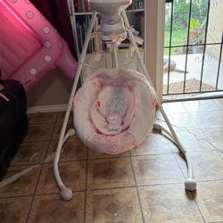 Baby Girl swing With Music And Movement 