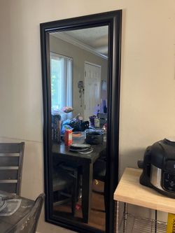 Wall mirror