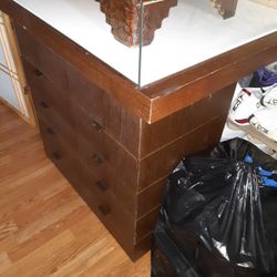 Display Case W/drawers & Glass Top