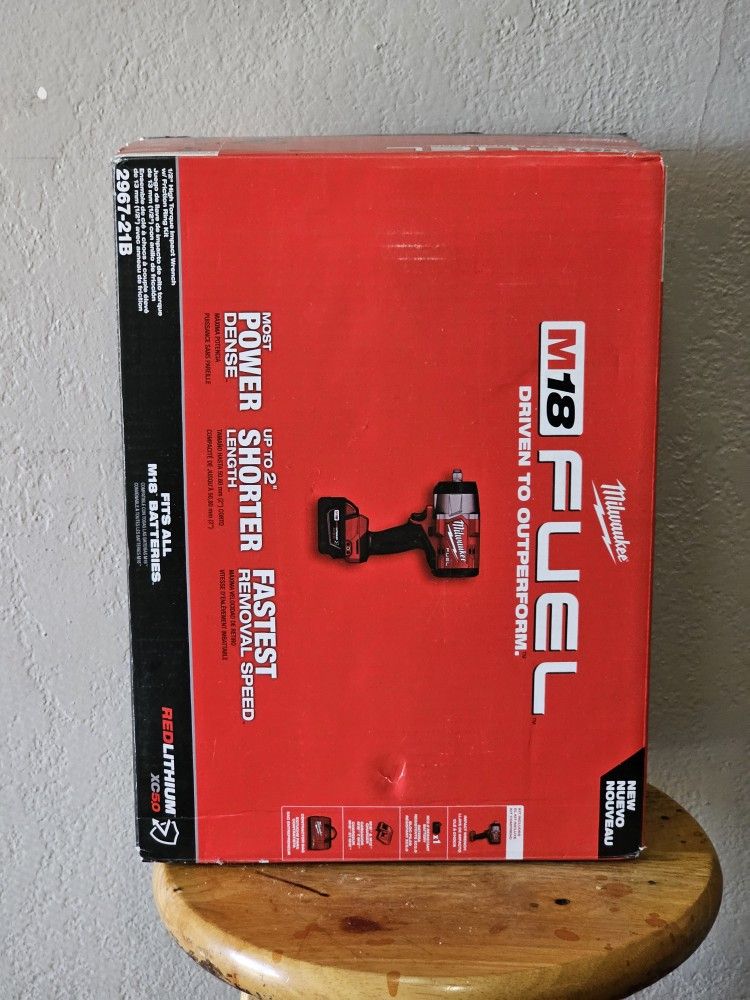 Milwaukee M18 FUEL 18V Lithium-Ion Brushless Cordless 1/2 in. Impact Wrench w/Friction Ring Kit w/One 5.0 Ah Battery and Bag Brand New