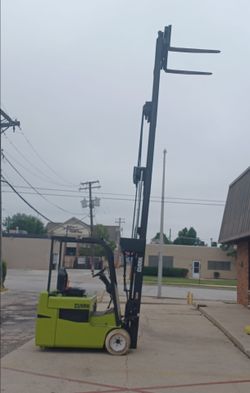 2017 CLARK TMX25 ELECTRIC FORKLIFT QUAD MAST 5k Capacity