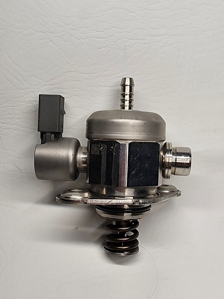 OEM High Pressure Fuel Pump HPFP 0(contact info removed)72 06H127025Q for VW Audi 2.0T TSI