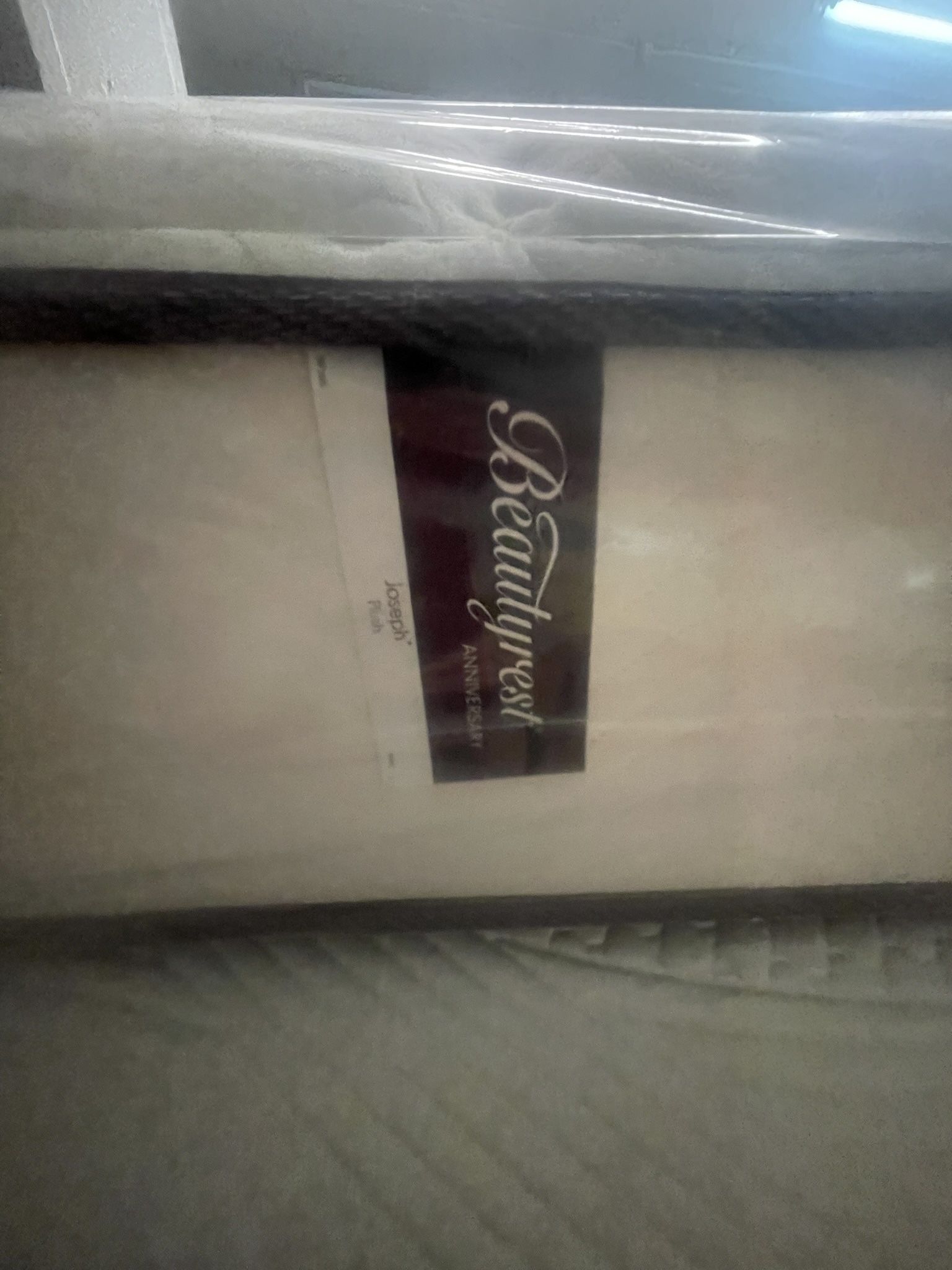 Queen Size Simmons Beautyrest Anniversary Edition Super Plush Top-(previous Demo)