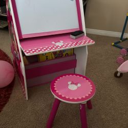 Minnie Mouse Art/Easel table 