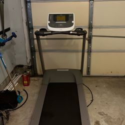 Precor Incline treadmill 9.23