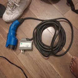 Turbo Cord Av Dual Portable Charger 