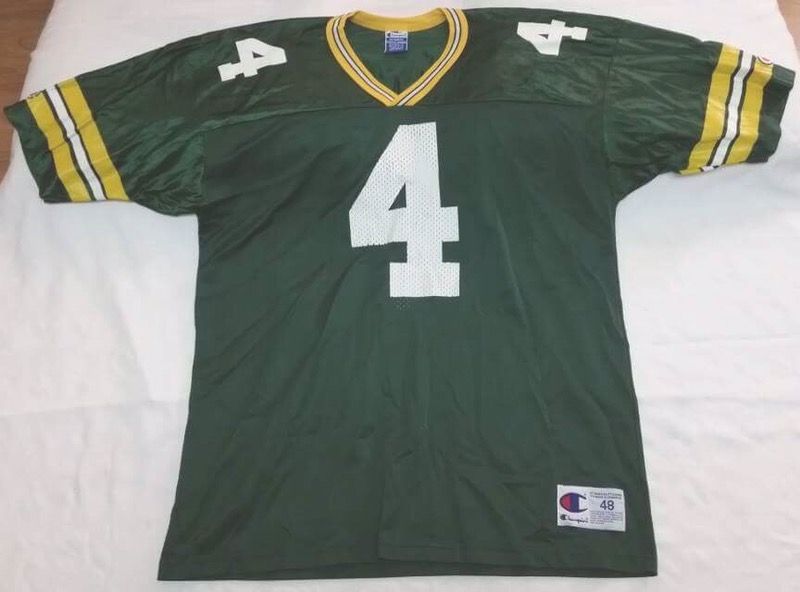 NFL store closing down liquidation prices will be offer over 10,000 pieces available