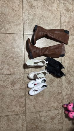 Zapatos Size 6 Por $15