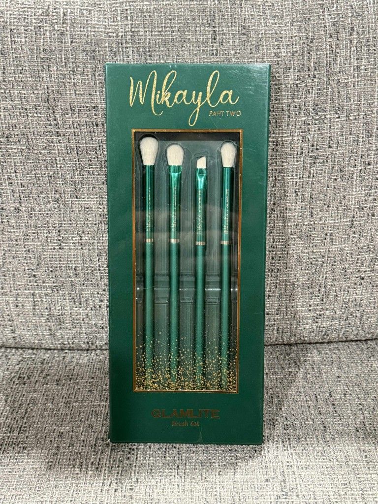 Brand New Mickala Brush Set
