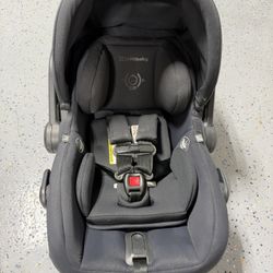 Uppababy Mesa car seat, newborn insert, and car seat base