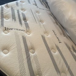 King Bed W/ Box Spring And Frame 