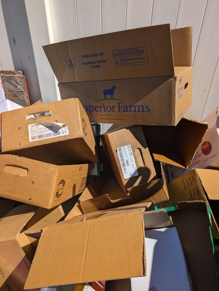 cartons . cardboards lot