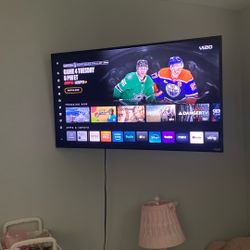 40 Inch Vizio Smart TV 