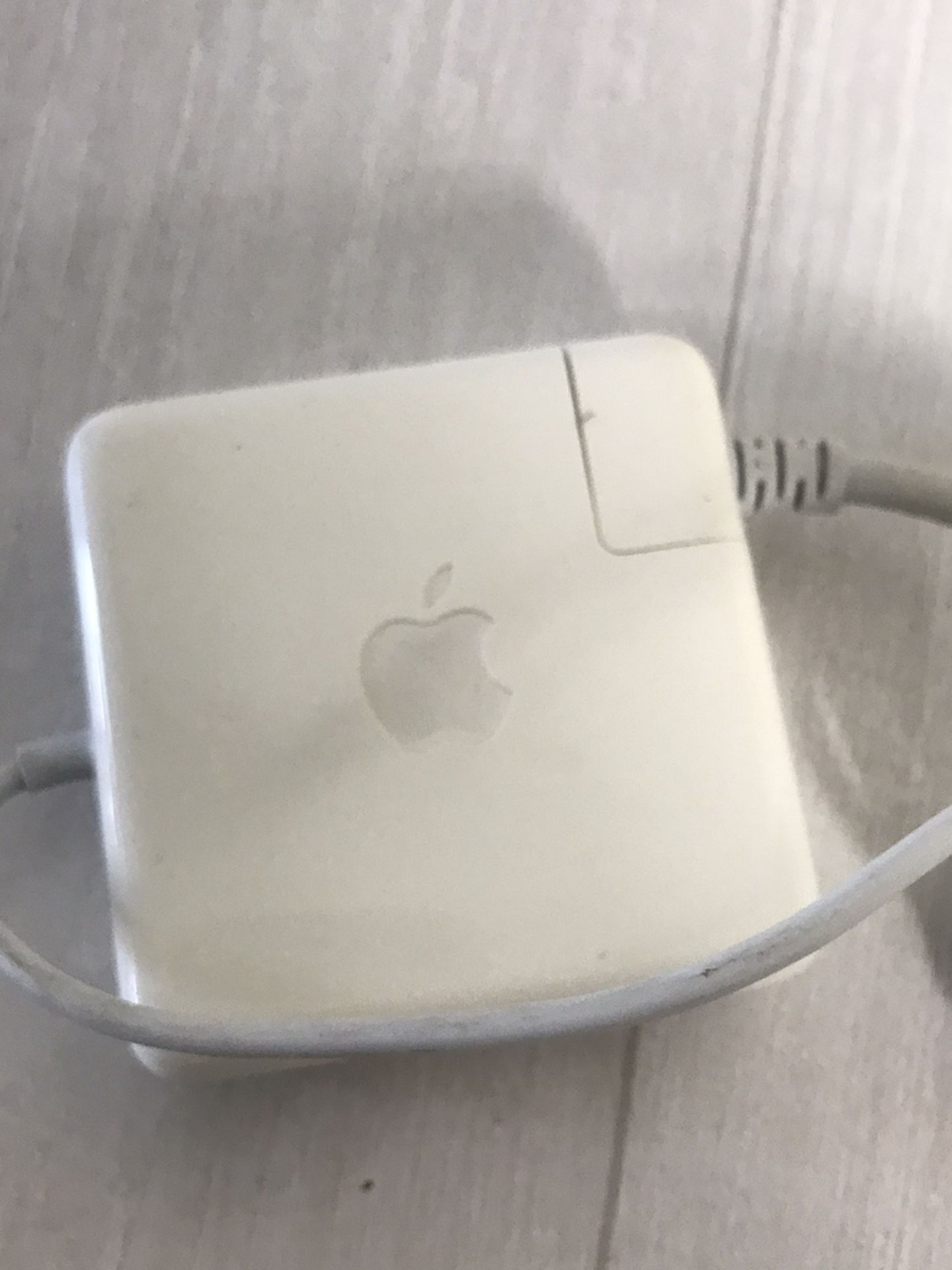 Apple AC Magsafe power adapter 85W A1290