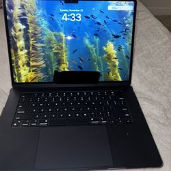 Apple MacBook Air M2 15-inch 256GB  8GB RAM 8-Core CPU 10-Core GPU (Mid 2022) Midnight