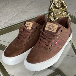 levi’s Men shoes size 9’5