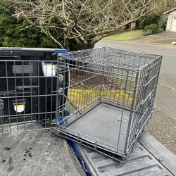 Small Dog Puppy Rabbit Kennel Crate Collapsible like New 24” L by 17”W 19”