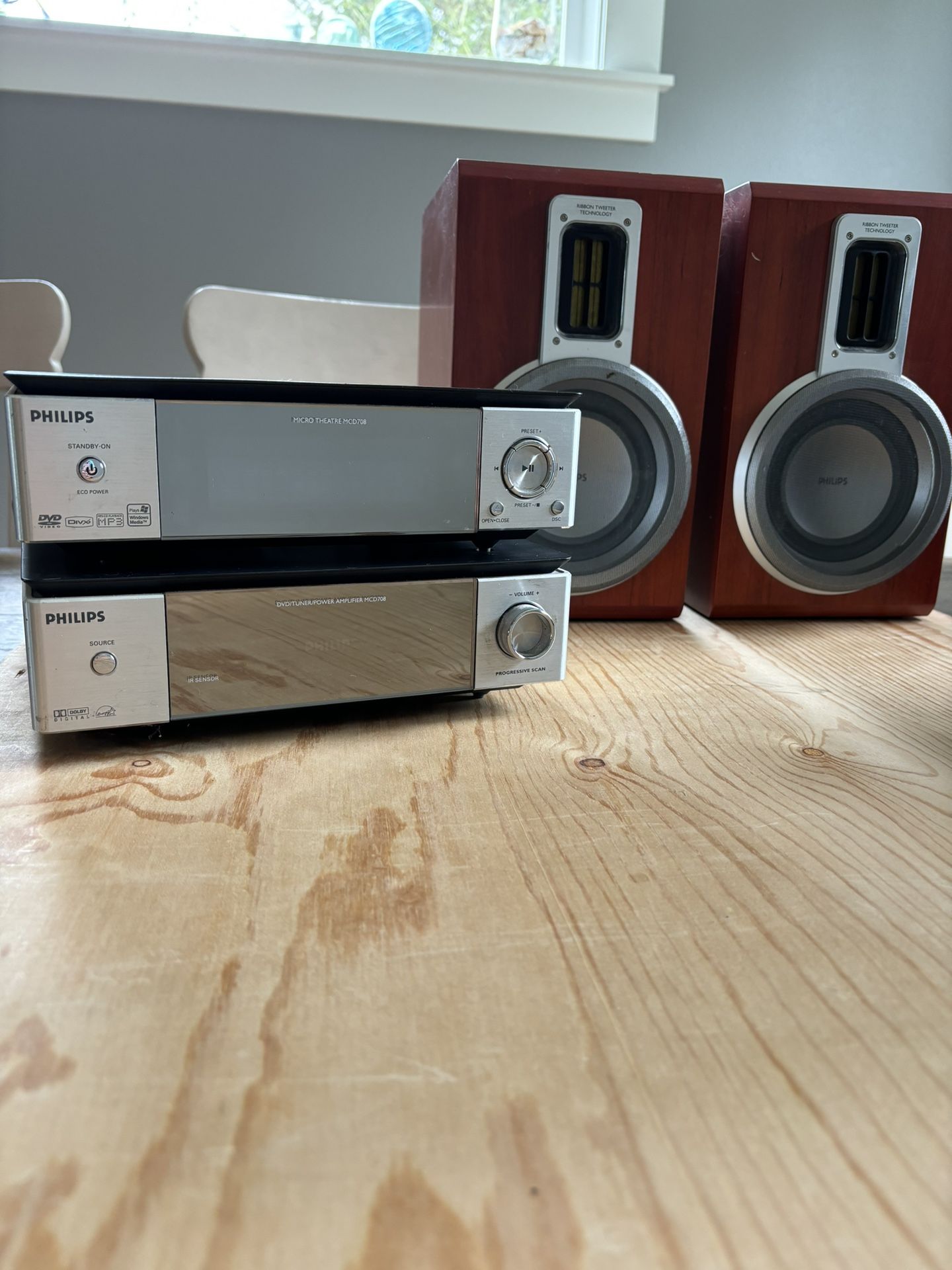 Phillips Micro Theater With Tuner And DVD