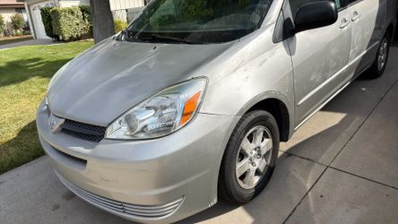 2004 Toyota sienna LE