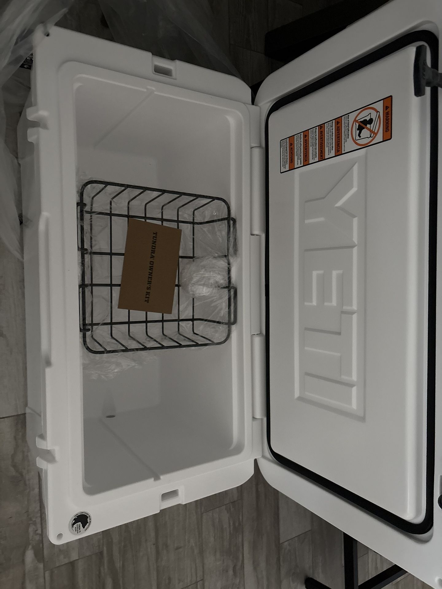 YETTI TUNDRA 75 Cooler