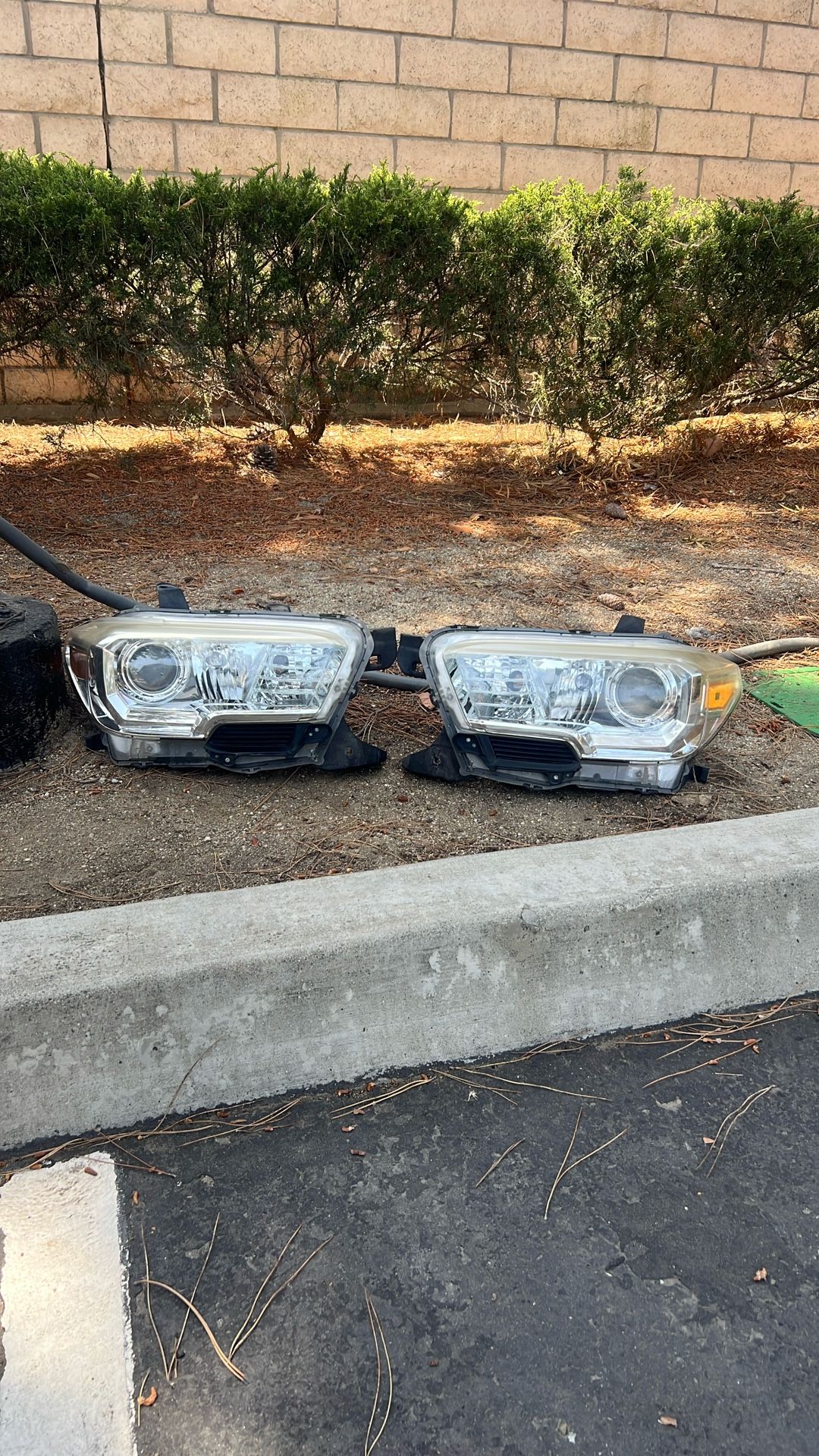 2016-2023 Tacoma Headlights