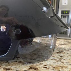 Motorcycle helmet