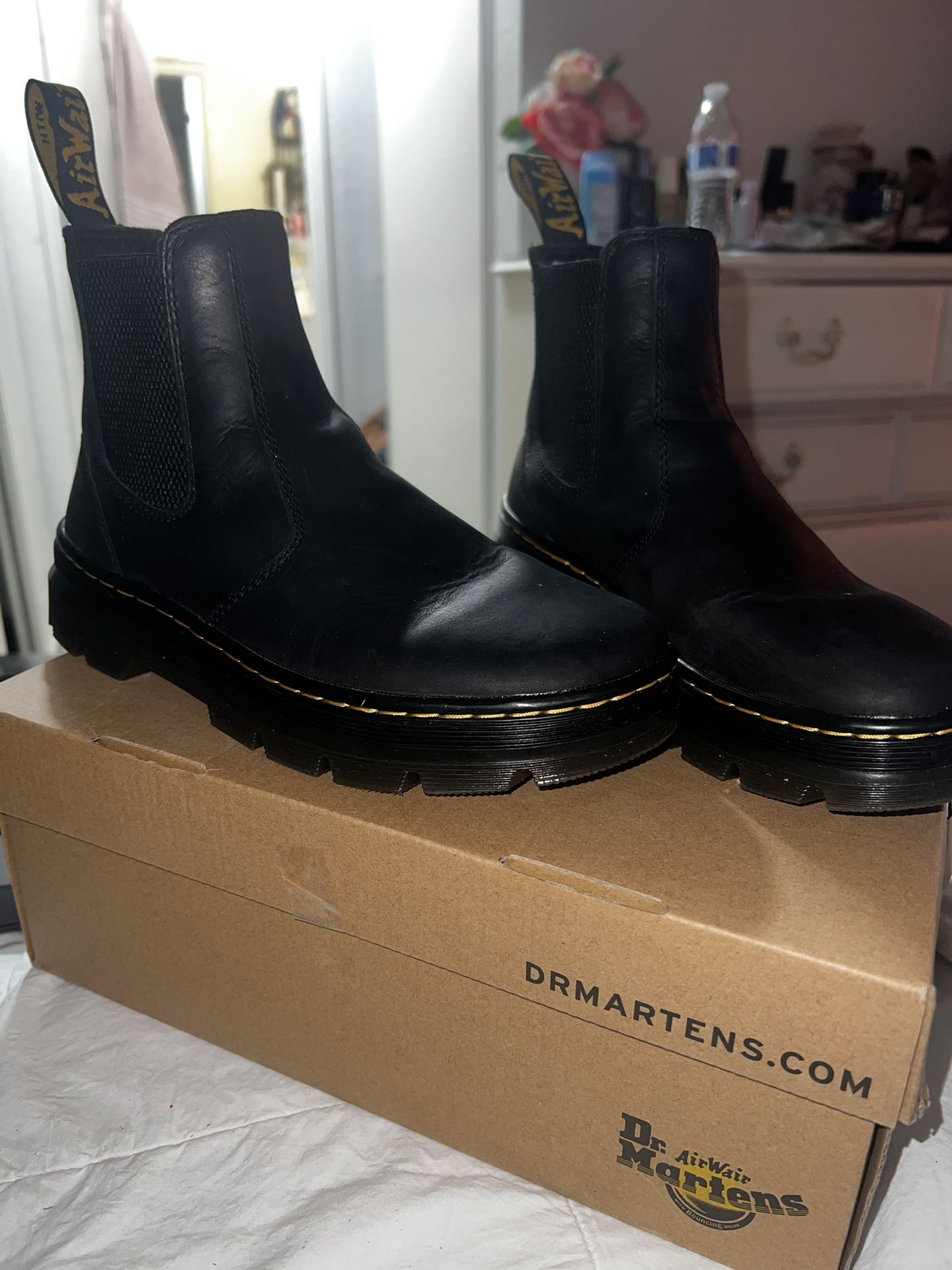 Dr. Martens unisex Size 7 Worn Lightly 2x,All Products : American Fashion Style Bags On Sale