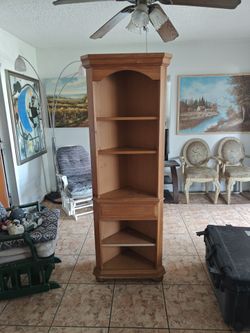 Wood corners cabinet shelf