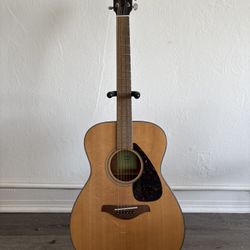 Yamaha Acoustic Guitar