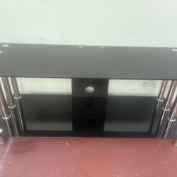 Tv glass Table good condition 