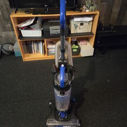 Eureka PowerSpeed Lightweight Upright Vacuum Cleaner for Carpet and Hard Floor, Powerful Bagless Upright Vacuum Cleaner for Home Pets, NEU181A, Blue