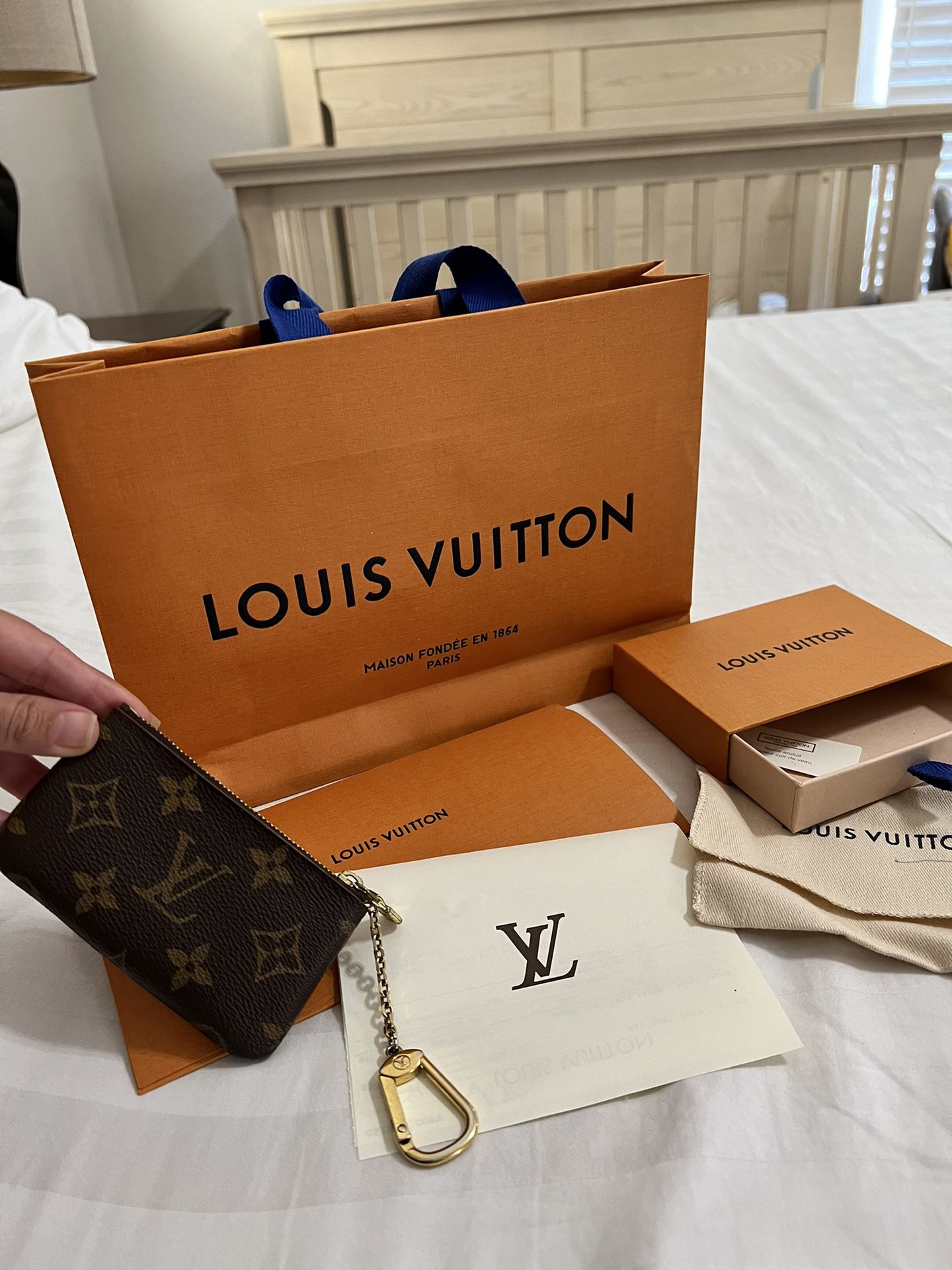 Louis Vuitton rose ballerine empreinte key pouch for Sale in Norwalk, CA -  OfferUp