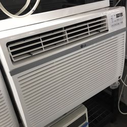 15,000 Btus Window Air Conditioning Regular Plug $350