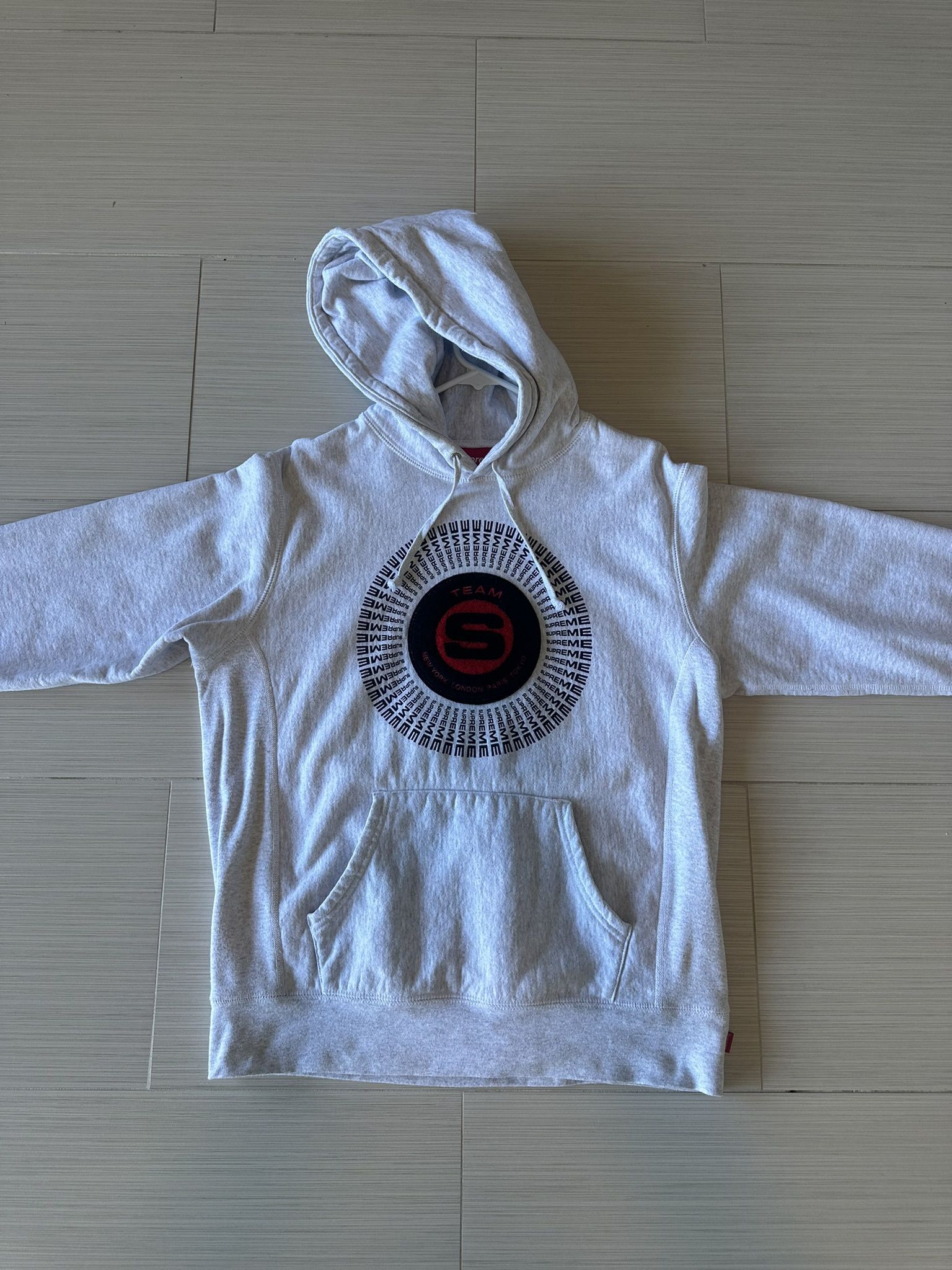 Supreme Chenille Applique Hoodie Size M