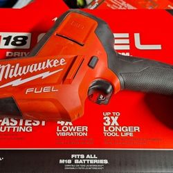 Milwaukee
M18 FUEL  HACKZALL