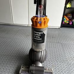 Dyson Ball Multi Floor 2 upright vacuum cleaner