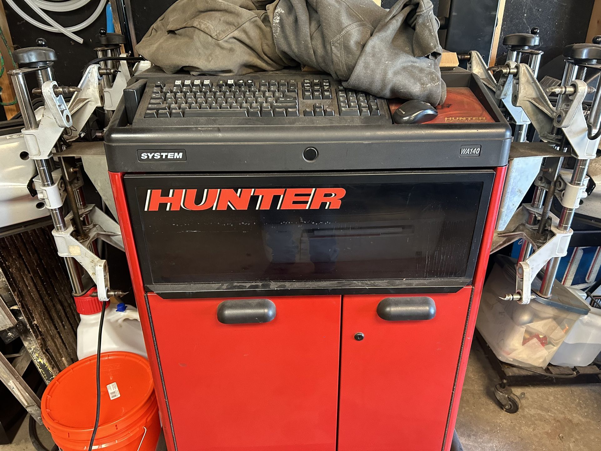 Hawkeye Wheel Alignment Machine