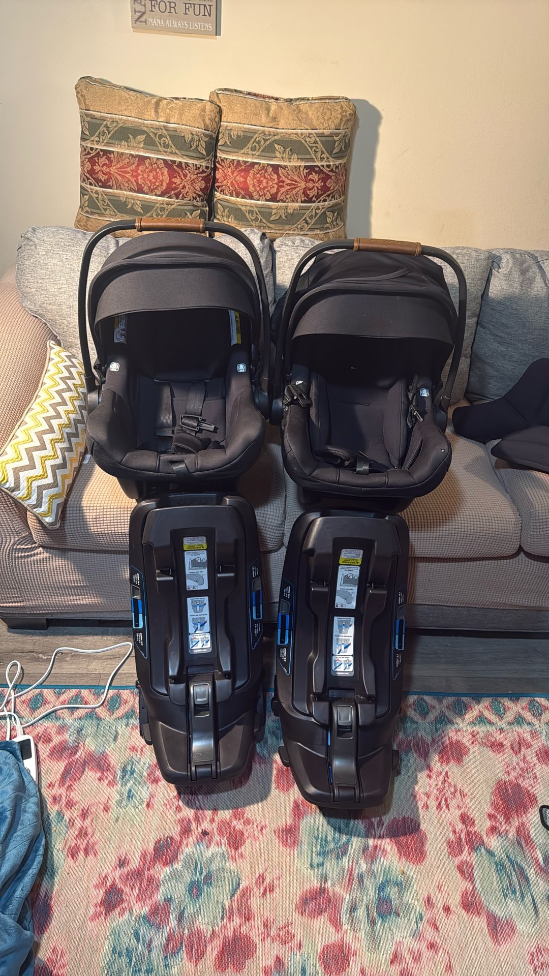 Nuna PIPA Black Infant Baby Car Seat with Infant Insert and Base P