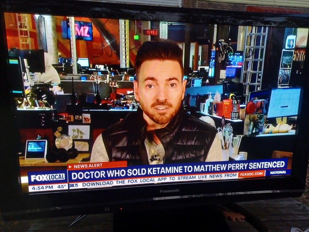 50"PANASONIC 1080P HDTV WITH ROKU REMOTE $150 FINAL PRICE SEE 👀 ALL PICTURES 